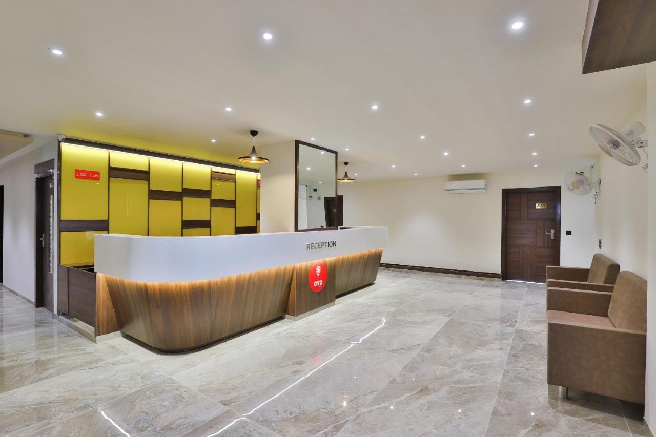 אחמדאבאד Oyo 16604 Hotel Sparsh Inn מראה חיצוני תמונה
